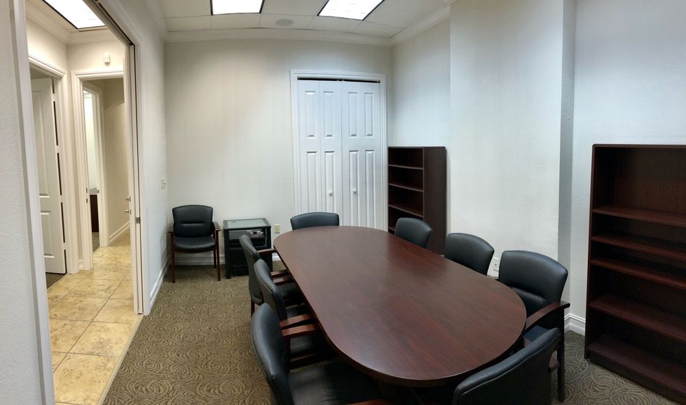 Vanderbilt Galleria : 9010 Strada Stell Ct, Naples, FL 34109